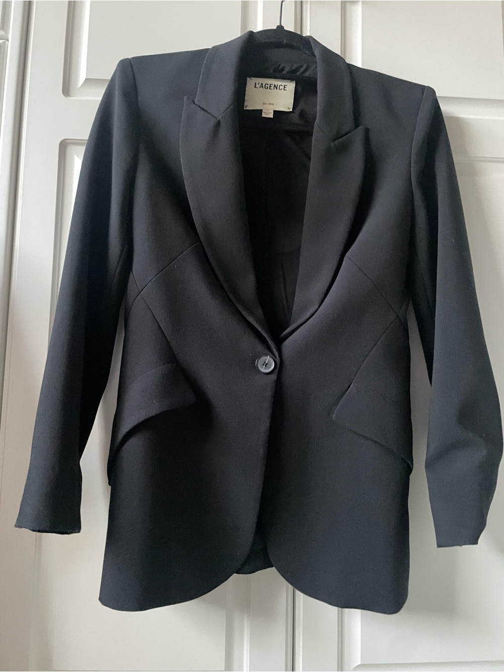 L'AGENCE Chamberlain Single-Breasted Blazer